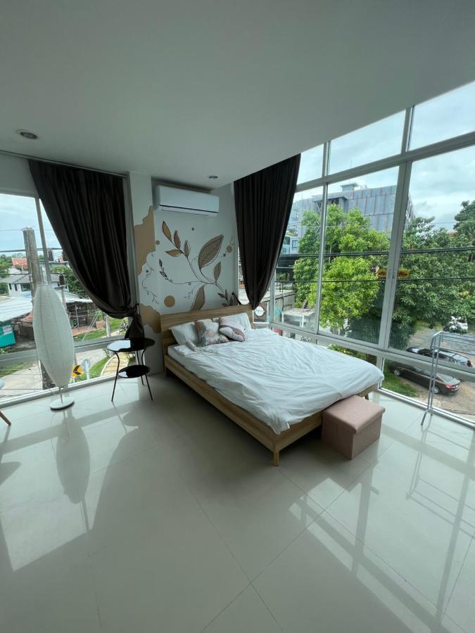 The Chu Cafe / Guesthouse Nai Harn Exterior foto